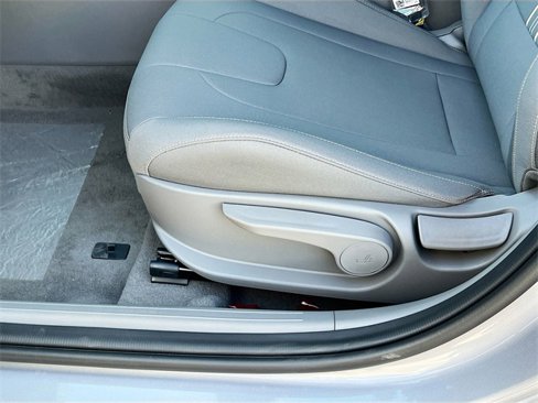 New 2025 Hyundai Elantra Sport image 18