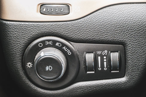Used 2016 Jeep Cherokee Limited image 30