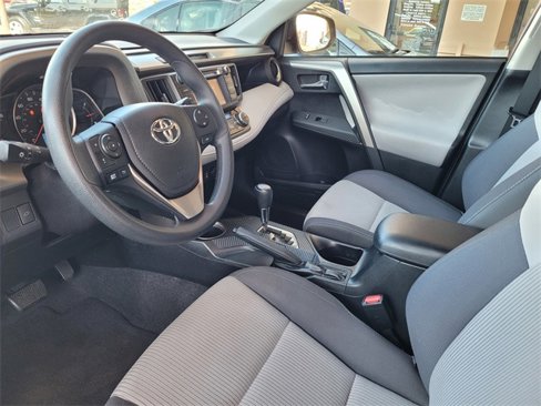 Used 2015 Toyota RAV4 XLE image 12