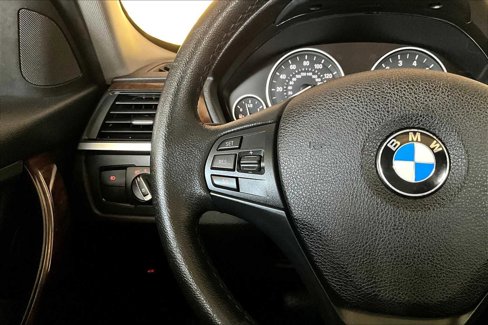 Used 2015 BMW 320i Sedan image 23