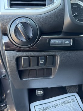 Used 2016 Nissan Titan SV image 14