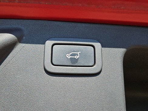 Used 2017 Land Rover Discovery Sport SE image 7