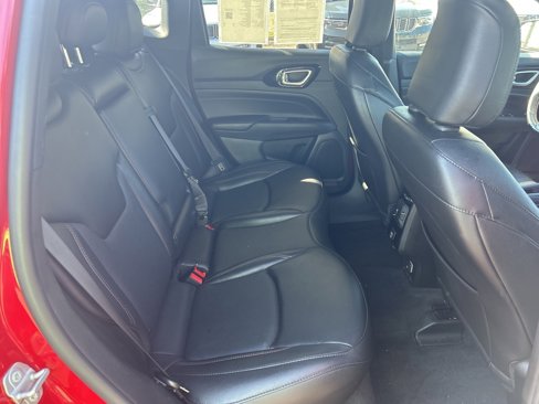 Used 2022 Jeep Compass Limited image 19