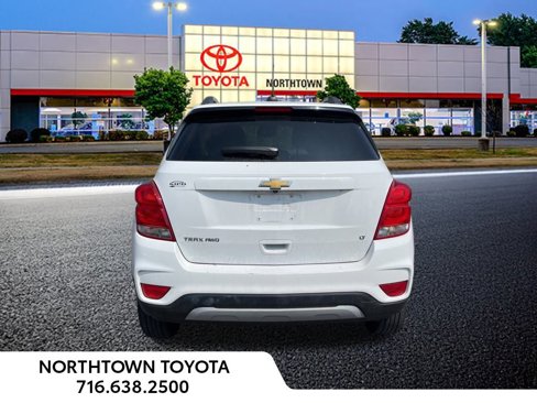 Used 2020 Chevrolet Trax LT w/ LT Convenience Package image 5