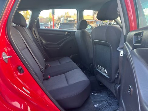 Used 2005 Pontiac Vibe w/ Power Group Value Package image 29