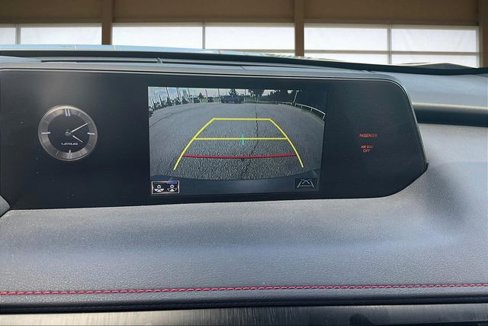 Used 2019 Lexus UX 200 image 21
