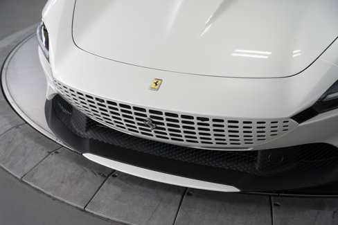 Used 2025 Ferrari Roma Spider image 16