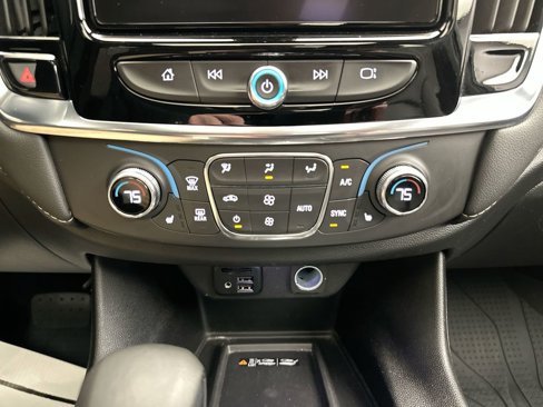 Used 2023 Chevrolet Traverse LT w/ LT Premium Package image 14