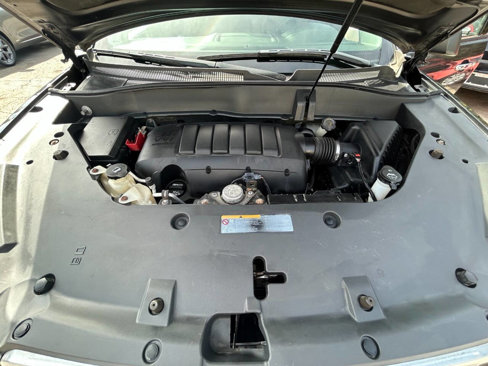 Used 2014 GMC Acadia SLE image 16