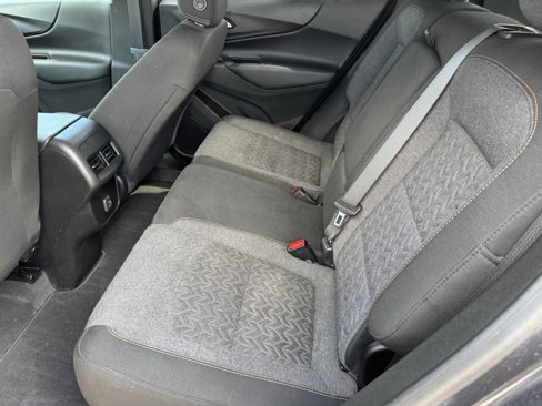 Used 2022 Chevrolet Equinox LT w/ Driver Convenience Package image 11