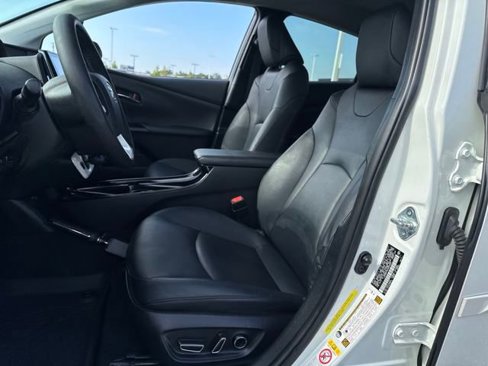 Used 2017 Toyota Prius Prime image 18
