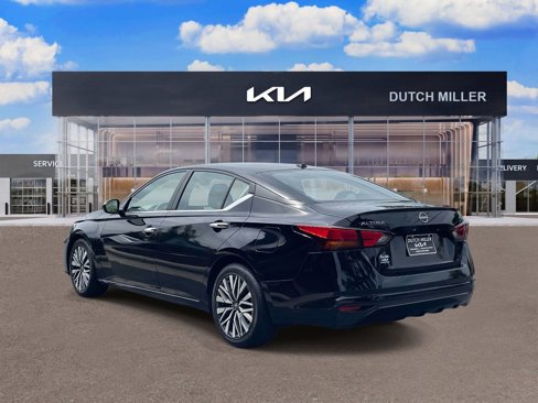 Used 2024 Nissan Altima 2.5 SV image 5