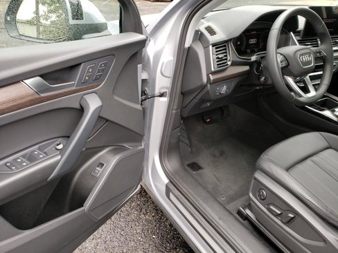 Used 2025 Audi Q5 2.0T Premium image 8