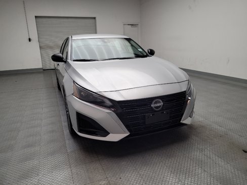 Used 2024 Nissan Altima 2.5 SV image 14