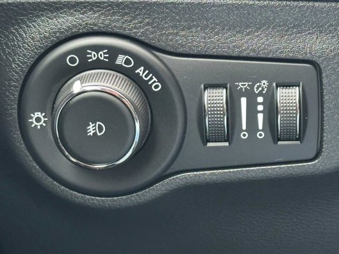 Used 2020 Jeep Compass Latitude image 31