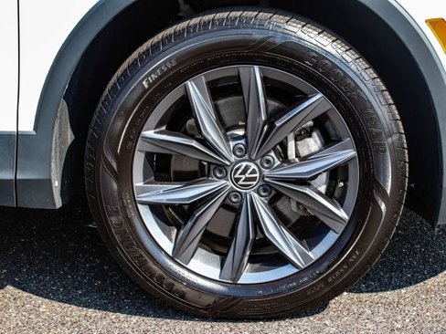 Used 2022 Volkswagen Tiguan SE image 7