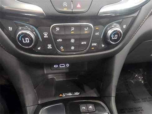 Used 2024 Chevrolet Equinox Premier image 15