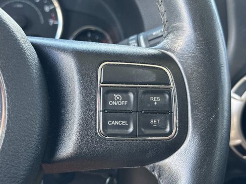 Used 2016 Jeep Wrangler Unlimited Sahara image 23