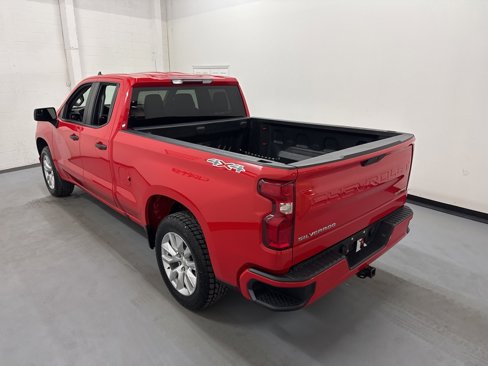Used 2020 Chevrolet Silverado 1500 Custom w/ Custom Value Package image 18