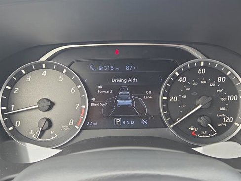 Used 2025 Nissan Frontier SV image 19