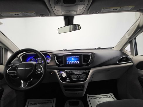 Used 2019 Chrysler Pacifica LX image 14