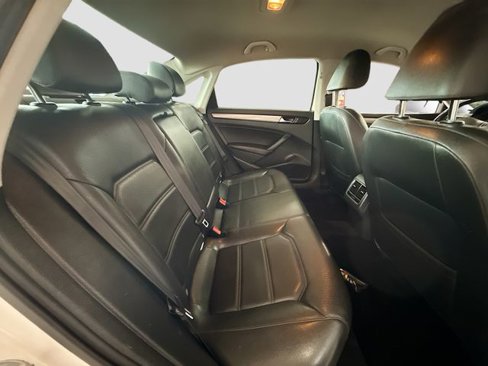 Used 2014 Volkswagen Passat 1.8T SE image 25