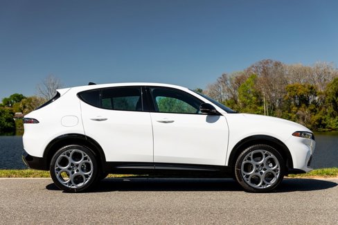 New 2025 Alfa Romeo Tonale w/ Premium Package image 2
