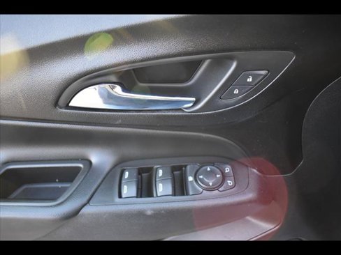 Used 2020 Chevrolet Equinox LT image 13