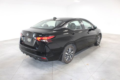 Used 2022 Nissan Versa SV image 8