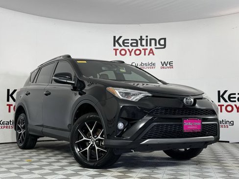 Used 2018 Toyota RAV4 SE image 2
