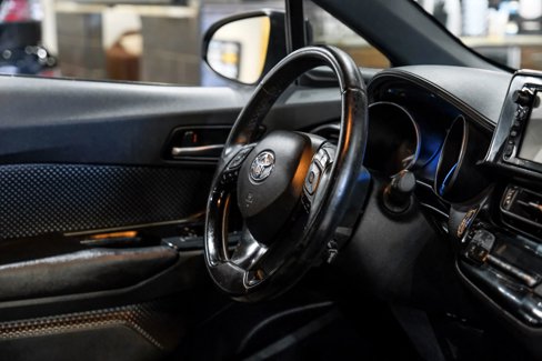 Used 2018 Toyota C-HR XLE image 20