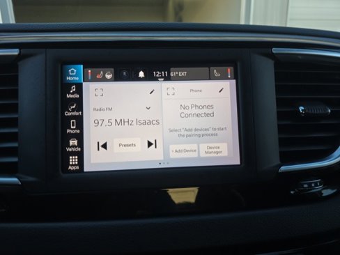 Used 2022 Chrysler Voyager LX image 21