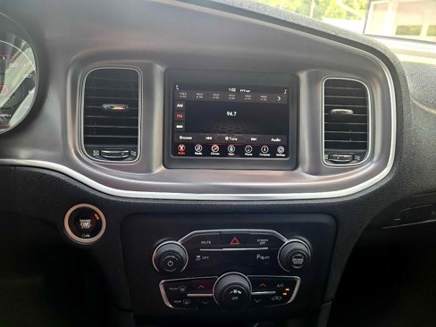 Used 2019 Dodge Charger SXT image 24