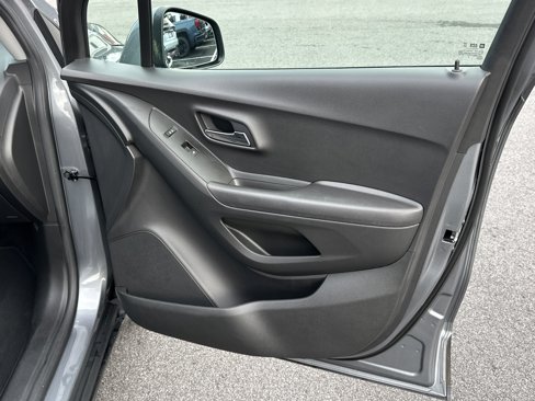 Certified 2019 Chevrolet Trax LT w/ LT Convenience Package image 14