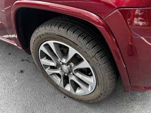 Used 2018 Jeep Grand Cherokee Overland w/ Trailer Tow Group IV image 11
