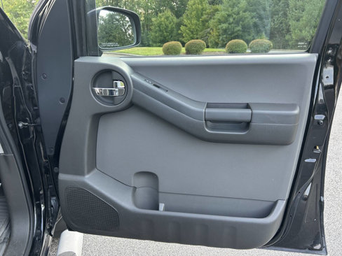 Used 2012 Nissan Xterra S w/ Value Package image 14