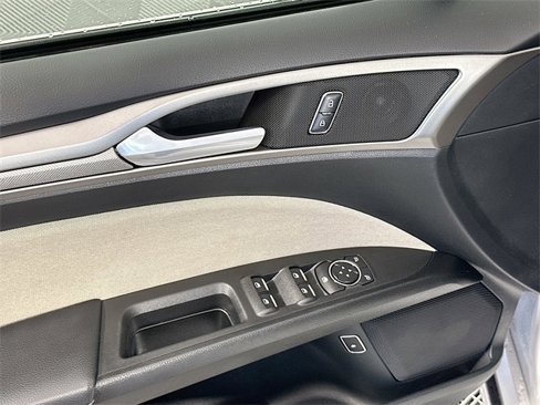Used 2018 Ford Fusion S image 17