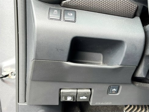 Certified 2019 Nissan Kicks S image 8
