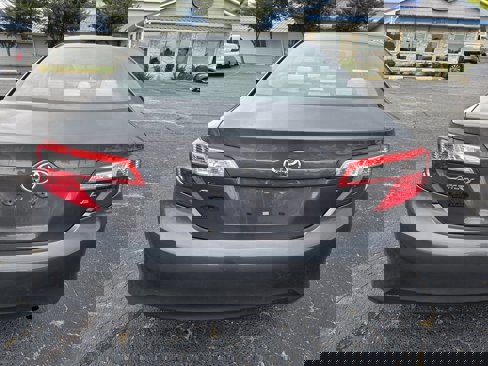 Used 2012 Toyota Camry LE image 4