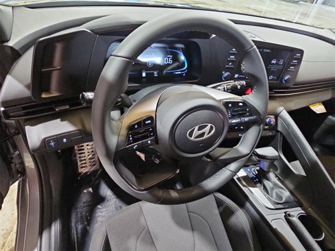 New 2025 Hyundai Elantra Sport image 15
