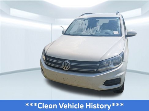 Used 2017 Volkswagen Tiguan S image 2