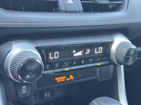Used 2019 Toyota RAV4 XLE image 15