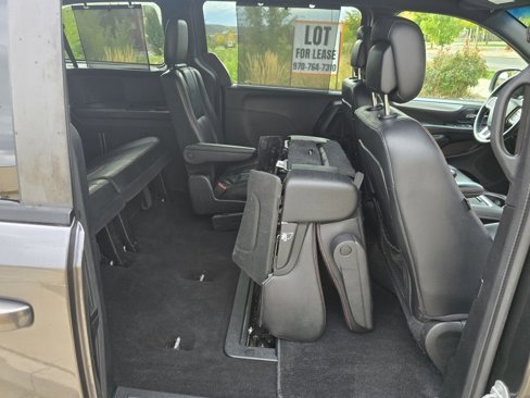 Used 2017 Dodge Grand Caravan GT image 37