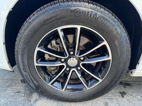 Used 2019 Dodge Grand Caravan GT image 41