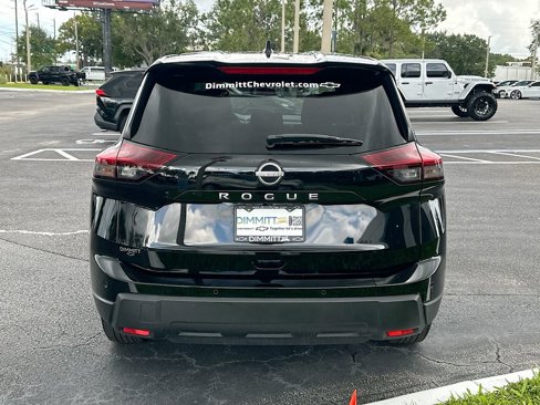 Used 2024 Nissan Rogue S image 7