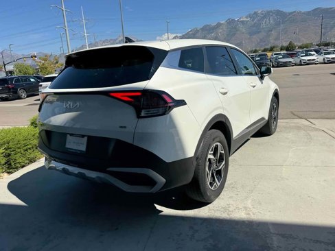 Used 2023 Kia Sportage LX image 7