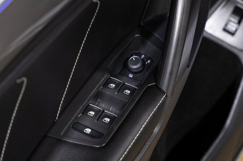 Used 2022 Volkswagen Tiguan SE R-Line image 20