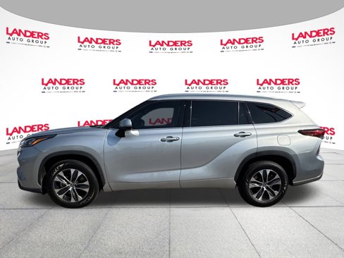 Used 2020 Toyota Highlander XLE image 6