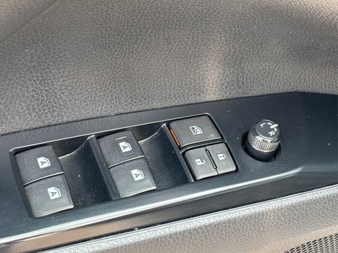 Used 2018 Toyota Camry SE image 37