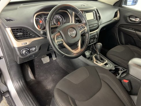 Used 2017 Jeep Cherokee Latitude w/ Safety/Convenience Group image 27